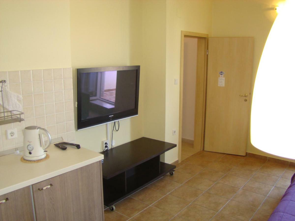 Apartments Ada Tučepi エクステリア 写真