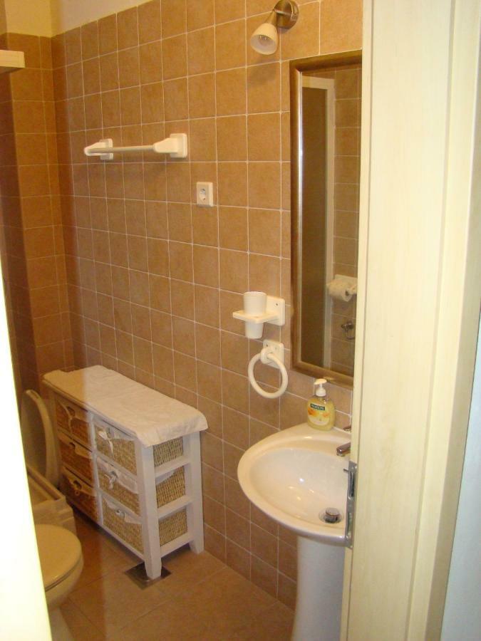 Apartments Ada Tučepi エクステリア 写真