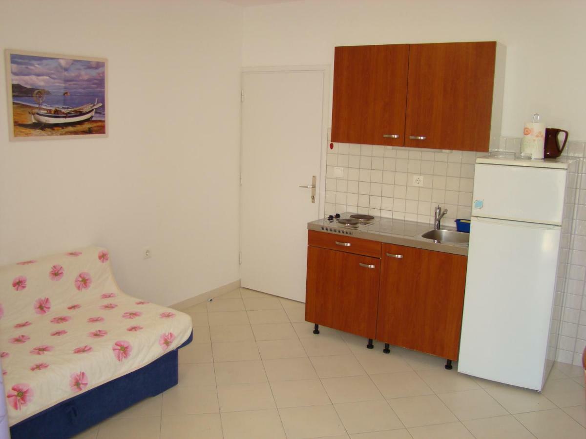 Apartments Ada Tučepi エクステリア 写真